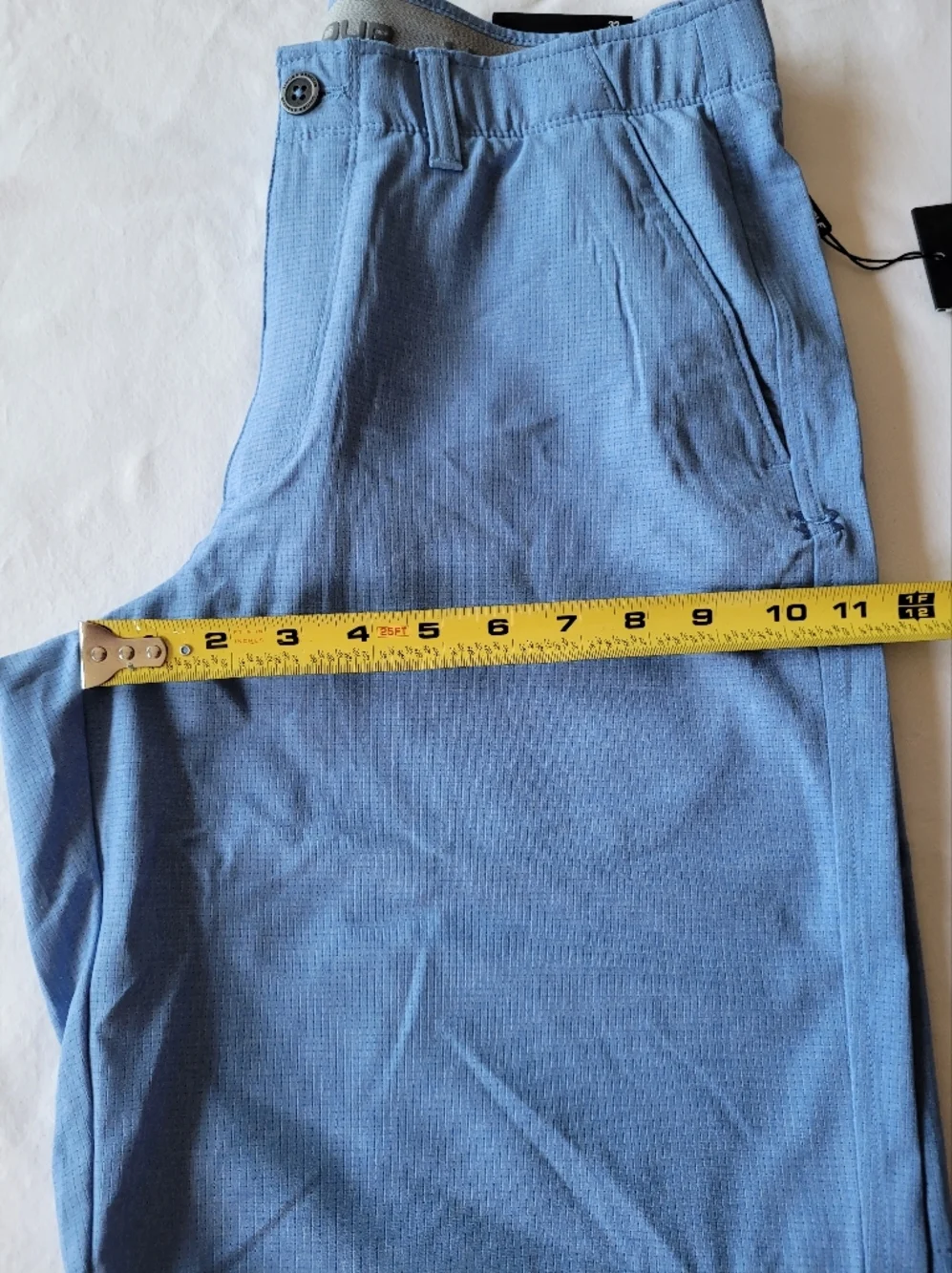 NWT Under Armour Men's Sky Blue Flat Front Performance Shorts Size 32